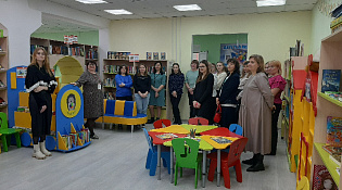 Встреча наставников и молодых специалистов школ и детских садов, организованная Шарьинской районной организацией профсоюза работников народного образования и науки, прошла в центральной библиотеке.